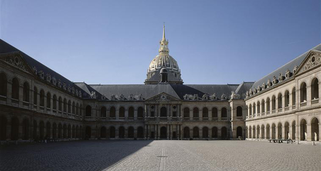 Cour d'honneur de l'hôtel national des Invalides