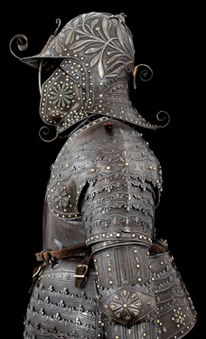 Armure de louis XII vu de profil