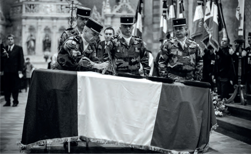Obsèques de Thibault Miloche, infirmier de classe supérieure, 126e régiment d’infanterie, tué en Afghanistan par un tir de roquette le 14 octobre 2010.