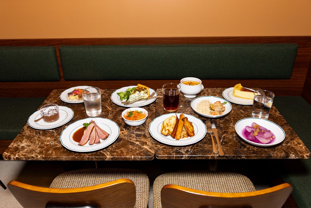 Le comptoir du Carré des Invalides © Rina Nurra