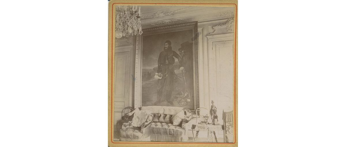 Copie du portrait du général Lasalle par Gros exposé dans le salon familial en face de celui de son épouse, Collection particulière.