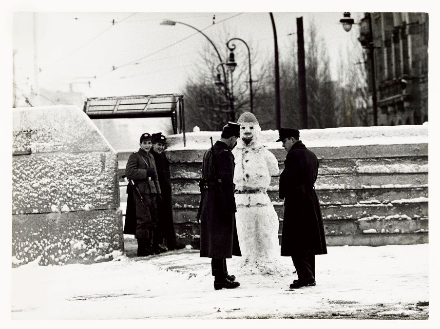 Poste-frontière de Chausseestrasse, Herschtritt Léon (1936-2020) (c) Léon Herschtritt/LA COLLECTION, Paris, musée de l'Armée