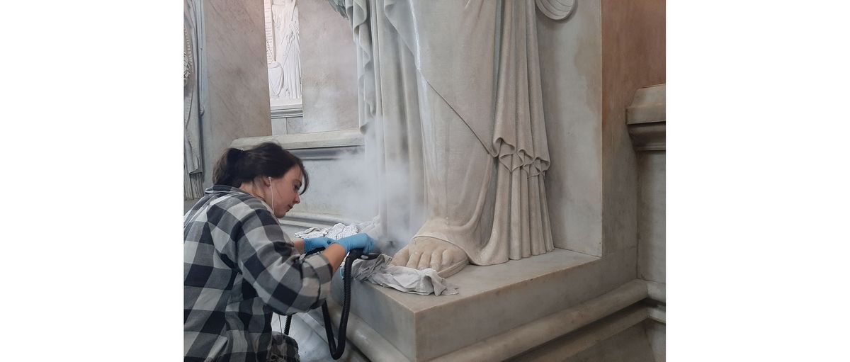 Restauration des Victoires de James Pradier dans la crypte du Dôme des Invalides © Eleonora Gemmi.