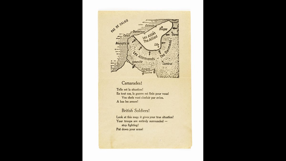 Tract allemand - Alors que les troupes alliées se retrouvent acculées sur la Manche, ce tract est largué par les avions allemands dans la poche de Dunkerque pour inciter les soldats alliés à se rendre. / collection particulière © Paris - Musée de l'Armée, Dist. RMN-Grand Palais / Anne-Sylvaine Marre-Noël