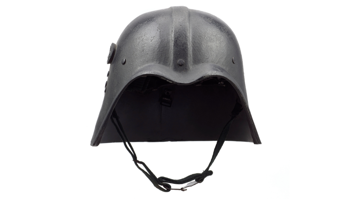 "Casque de Fedayin Saddam", entre 1995 et 2003, achat en 2020. Paris, musée de l'Armée