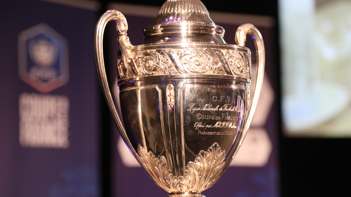 Trophée de la Coupe de France (1917-1967), Fédération Française de Football, Paris ©DARTUS/FFF