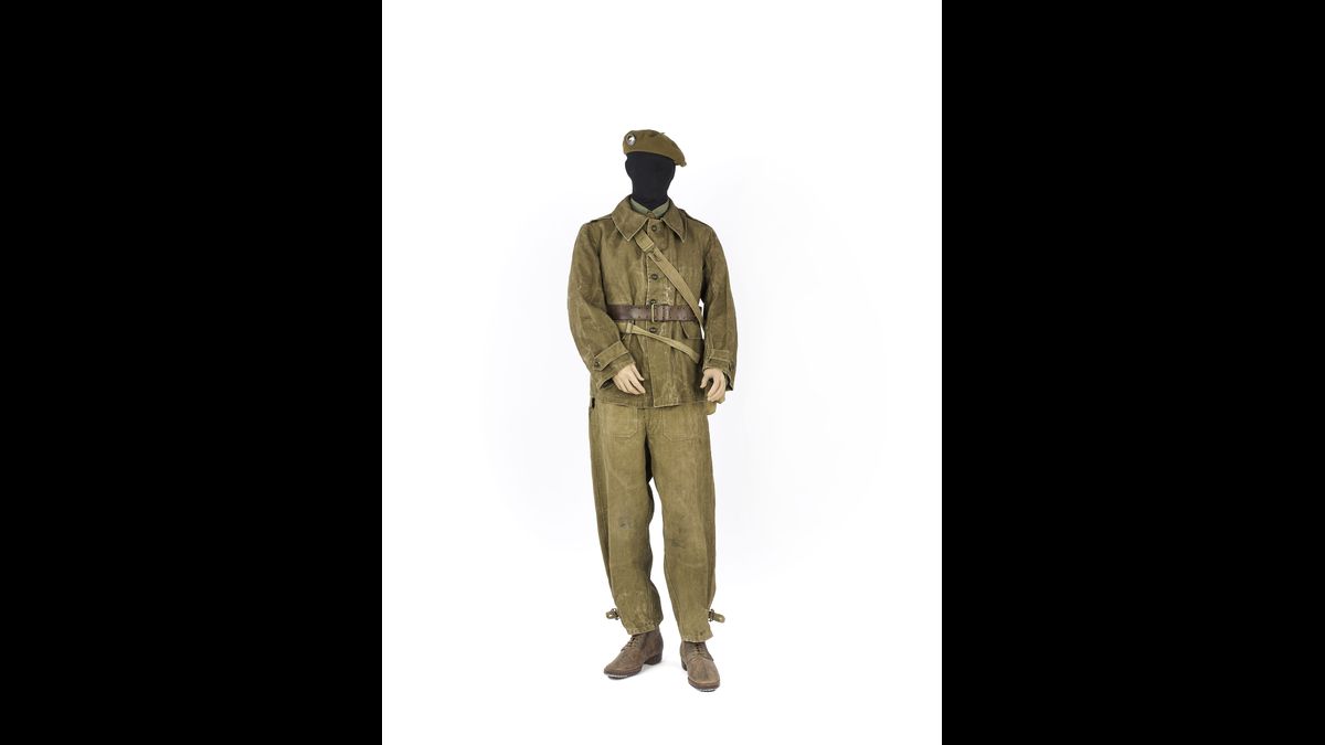 Fantassin d'infanterie de forteresse - Créés à l’origine en 1933 pour les régions fortifiées de Metz, de la Lauter et de la ligne du Rhin, les régiments d’infanterie de région fortifiée sont réorganisés le 25 août 1935 pour former les régiments d’infanterie de forteresse. / Paris, musée de l'Armée © Paris - Musée de l'Armée, Dist. RMN-Grand Palais / Anne-Sylvaine Marre-Noël