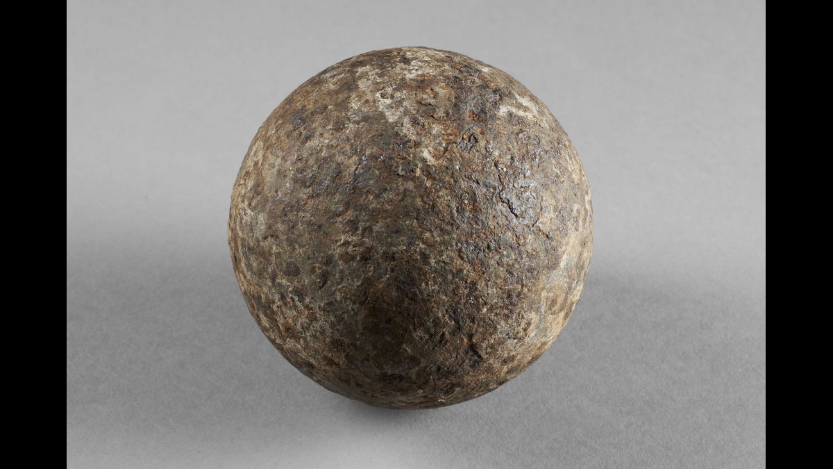 Boulet du champ de bataille de Wagram (C) Paris - Musée de l'Armée, Dist. RMN-Grand Palais / Thierry Ollivier
