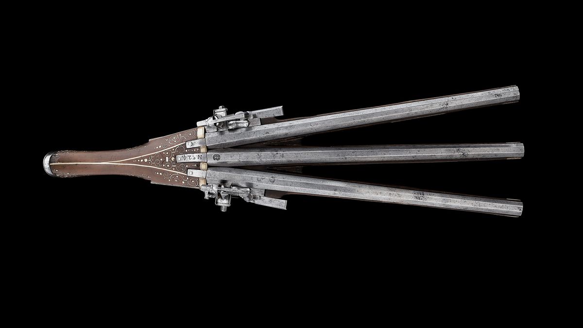 Pistolet à rouet à triple canon crée vers 1610-1620 (C) Paris - Musée de l'Armée, Dist. RMN-Grand Palais / Jean-Yves et Nicolas Dubois