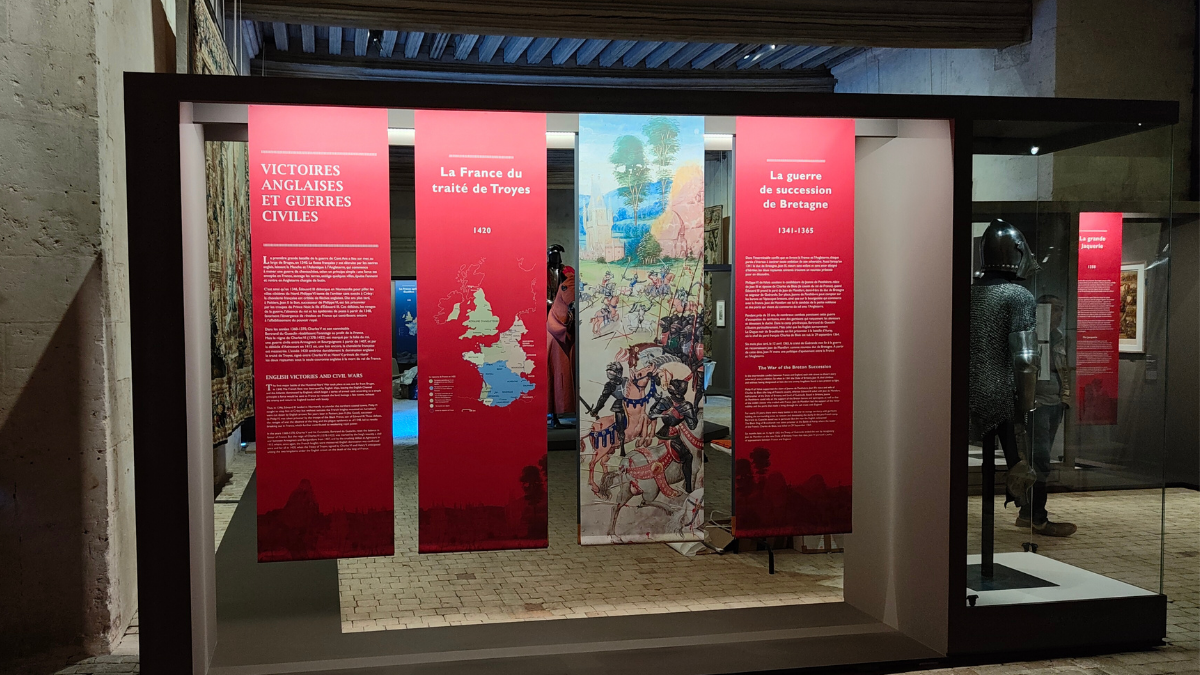 Exposition "Gagner la guerre de Cent Ans. Jean de Dunois, Jeanne d'Arc & leurs compagnons" - © Eve Bouzeret / Centre des monuments nationaux