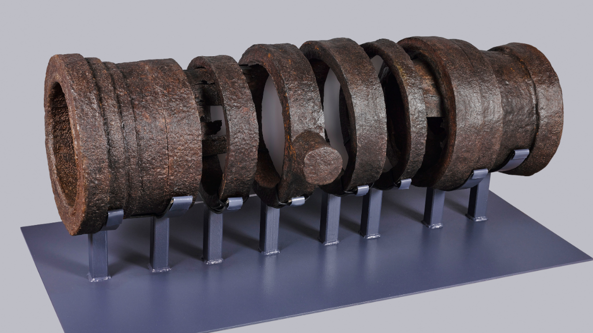 "Assemblage des vestiges d’une bombarde", vers 1450© Paris - Musée de l'Armée, Dist. RMN-Grand Palais / Émilie Cambier