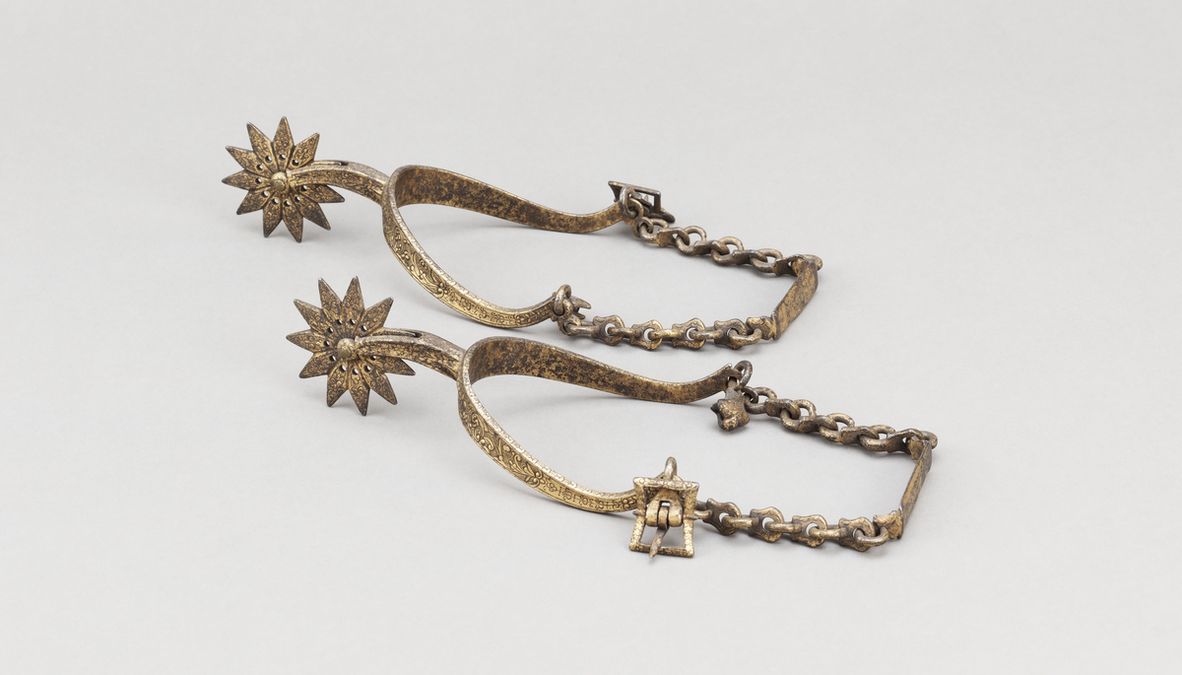 Paire d'éperons à douze pointes (C) Paris - Musée de l'Armée, Dist. RMN-Grand Palais / Emilie Cambier